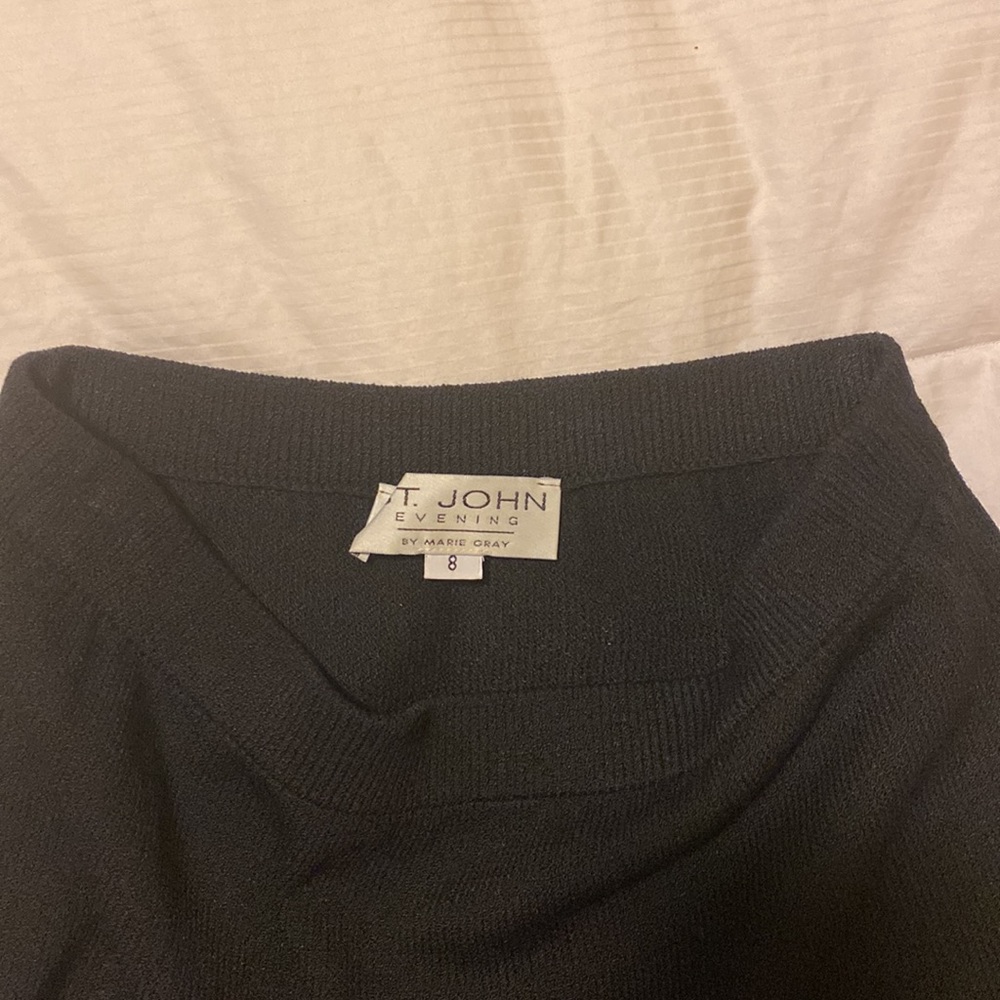 Elegant St John Evening wear. Black beaded jacket and long skirt. - Picture 11 of 11